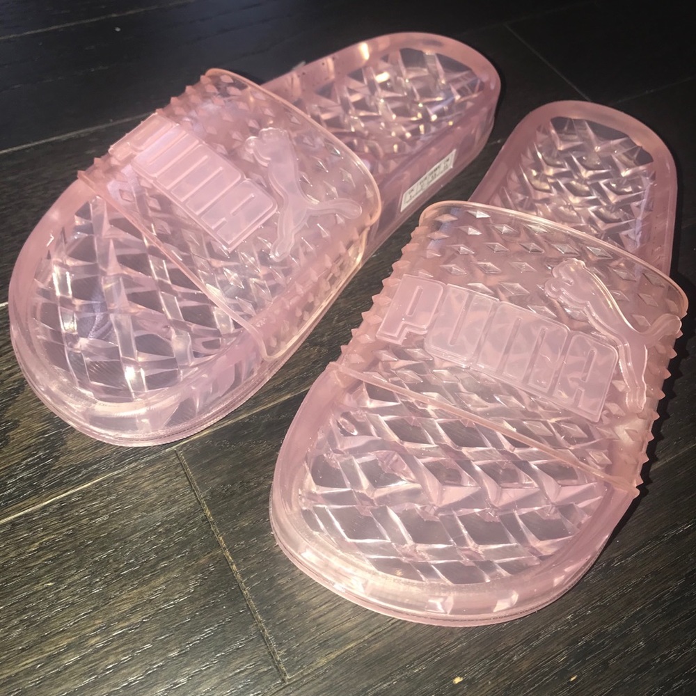 Fenty x Puma jelly slides in ‘Prism Pink